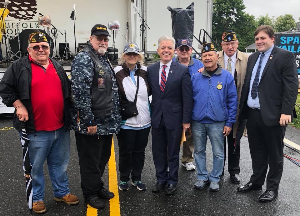 Assemblyman Doug Smith, Suffolk County Executive Steve Bellone, and Ronkonkoma Chamber of Commerce President Denise Schwarz join with Ronkonkoma Veterans at Memorial Day Event.