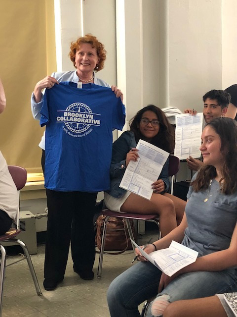 Assemblymember Simon visits students from Brooklyn Collaborative and discusses voter registration.