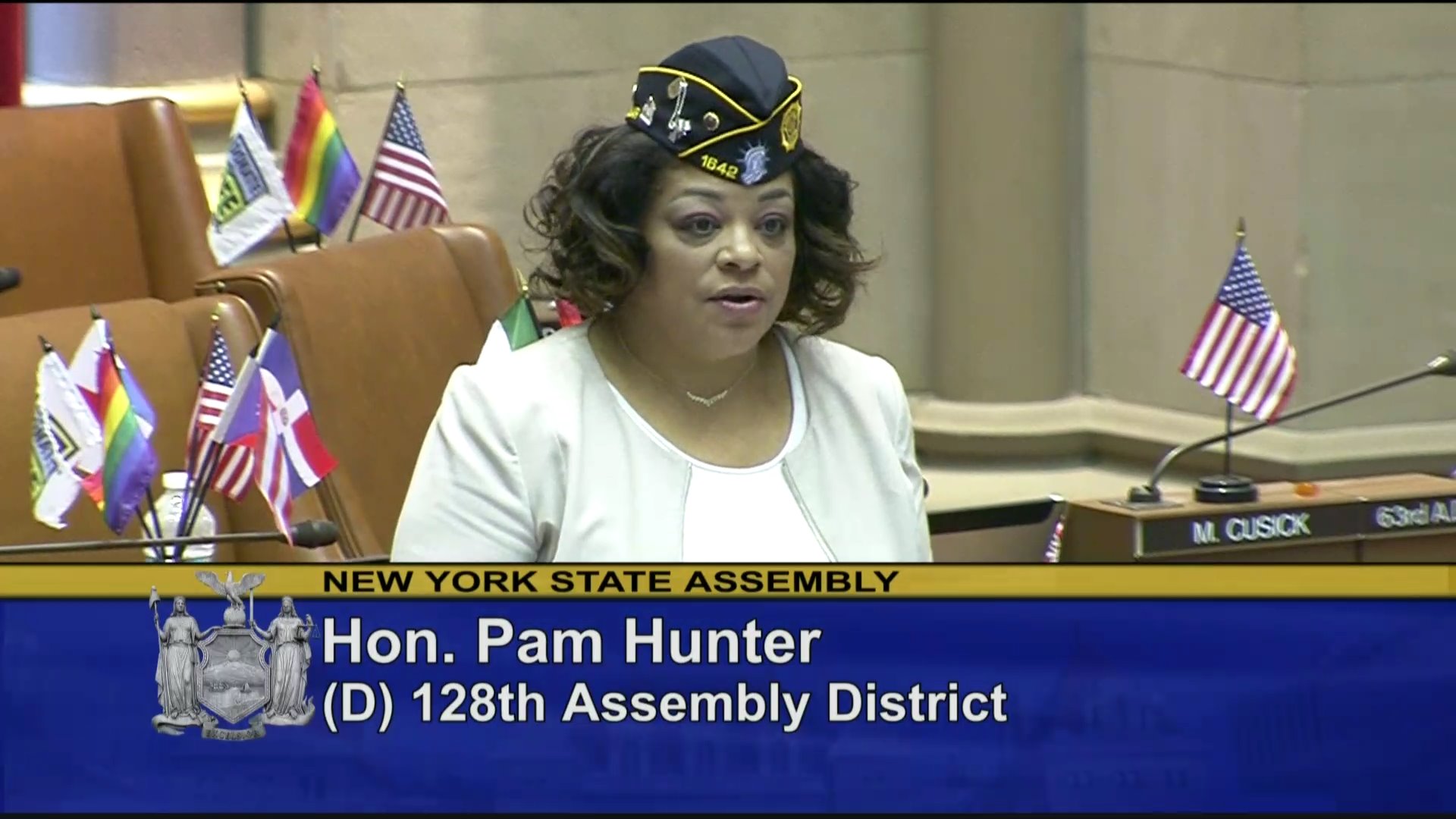 Hunter Introduces Women Veterans